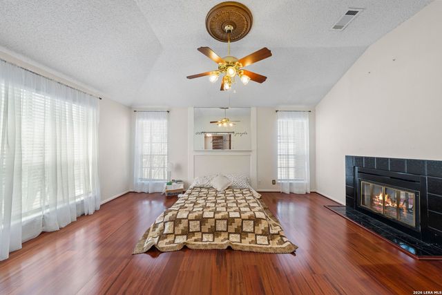 1426 Summit, San Antonio, TX 78258