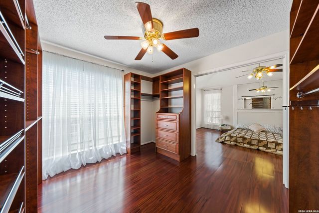 1426 Summit, San Antonio, TX 78258