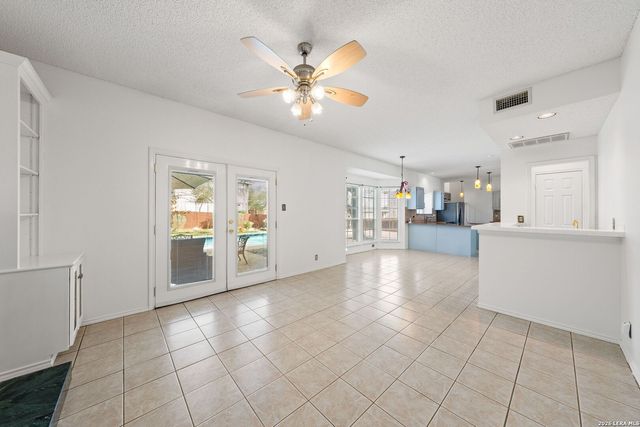 1426 Summit, San Antonio, TX 78258