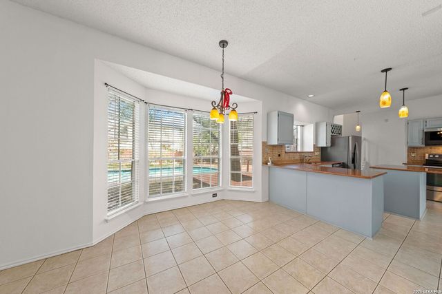 1426 Summit, San Antonio, TX 78258