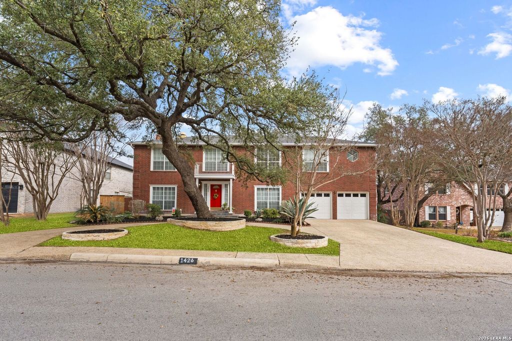 1426 Summit, San Antonio, TX 78258