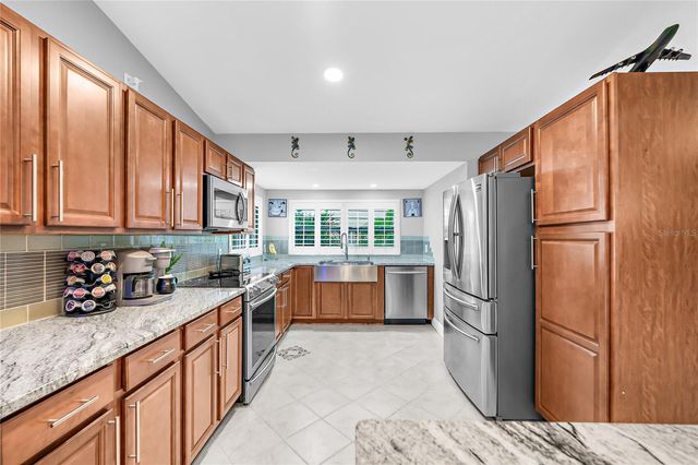 201 LAGOON DRIVE, Palm Harbor, FL 34683