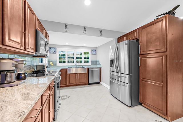 201 LAGOON DRIVE, Palm Harbor, FL 34683