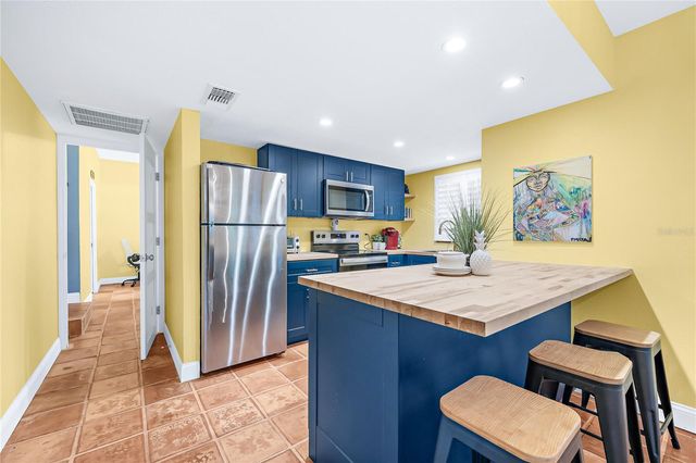 201 LAGOON DRIVE, Palm Harbor, FL 34683