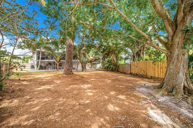 201 LAGOON DRIVE, Palm Harbor, FL 34683