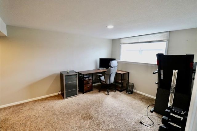 11214 E 10th Street S, Independence, MO 64054