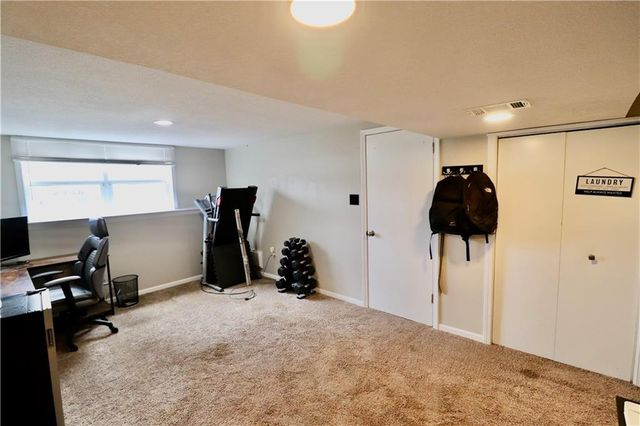 11214 E 10th Street S, Independence, MO 64054