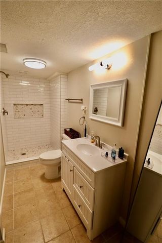 11214 E 10th Street S, Independence, MO 64054