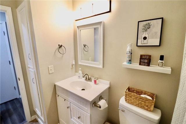 11214 E 10th Street S, Independence, MO 64054