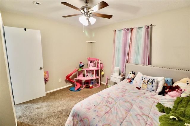 11214 E 10th Street S, Independence, MO 64054