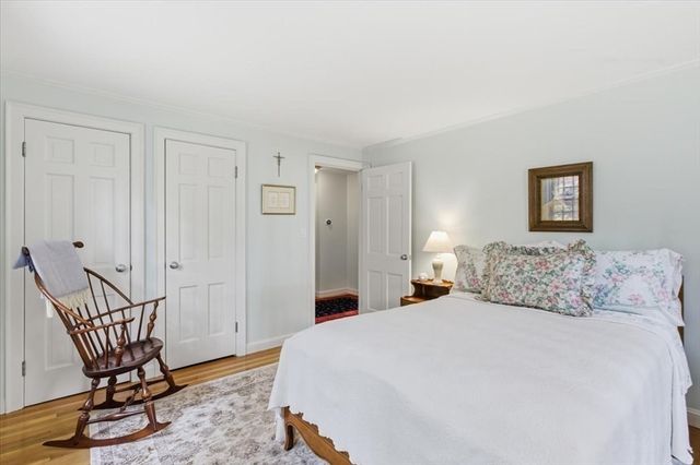 65 Walpole St, Dover, MA 02030