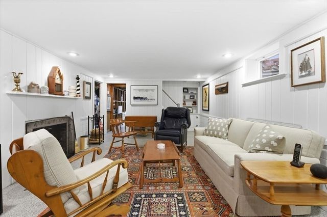 65 Walpole St, Dover, MA 02030