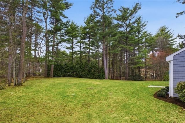 65 Walpole St, Dover, MA 02030