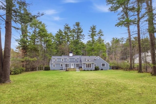 65 Walpole St, Dover, MA 02030