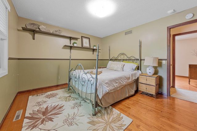 1110 Tiffany Court, Eagan, MN 55123