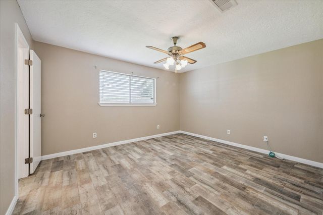 7806 Jonquil Drive, Texas City, TX 77591