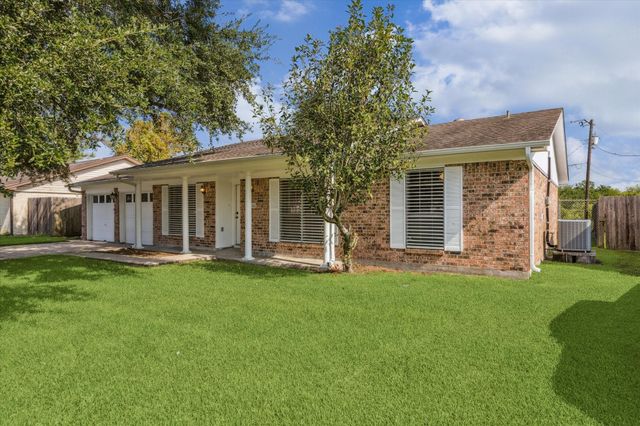 7806 Jonquil Drive, Texas City, TX 77591