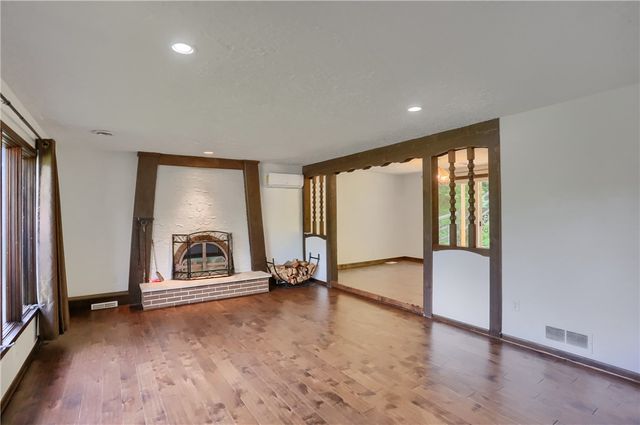 106 Colonial Way, Center Twp, PA 15001