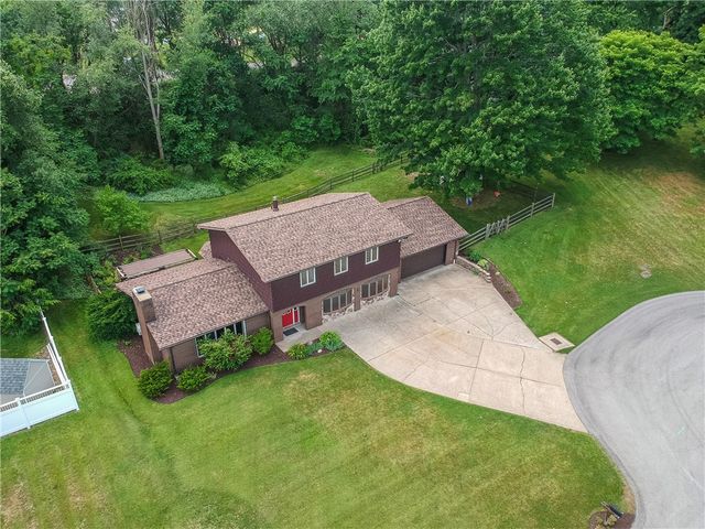 106 Colonial Way, Center Twp, PA 15001