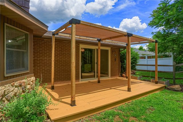 106 Colonial Way, Center Twp, PA 15001
