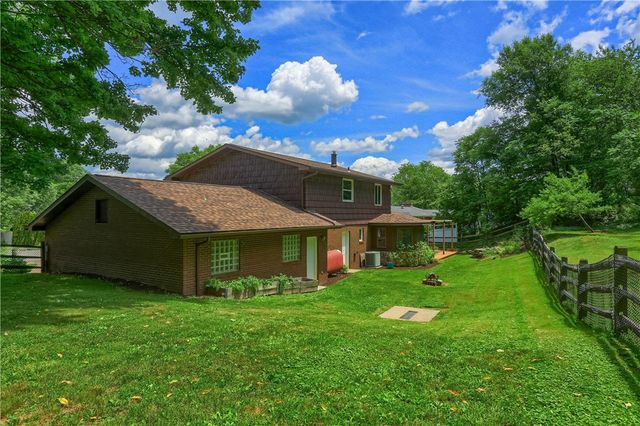 106 Colonial Way, Center Twp, PA 15001