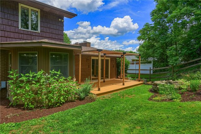 106 Colonial Way, Center Twp, PA 15001
