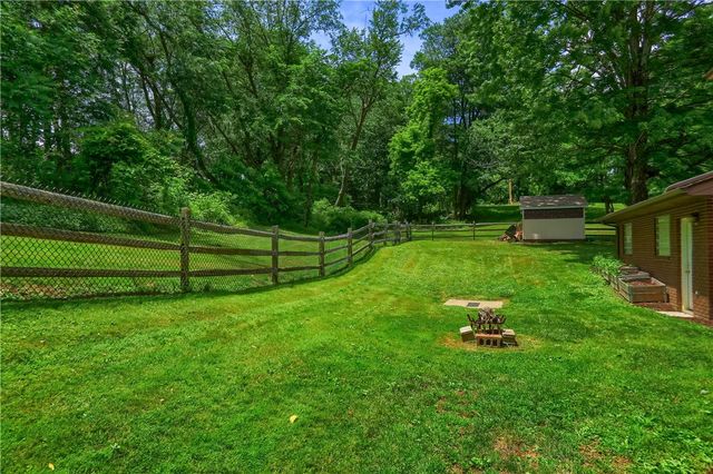 106 Colonial Way, Center Twp, PA 15001