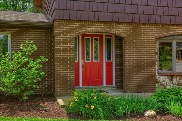 106 Colonial Way, Center Twp, PA 15001