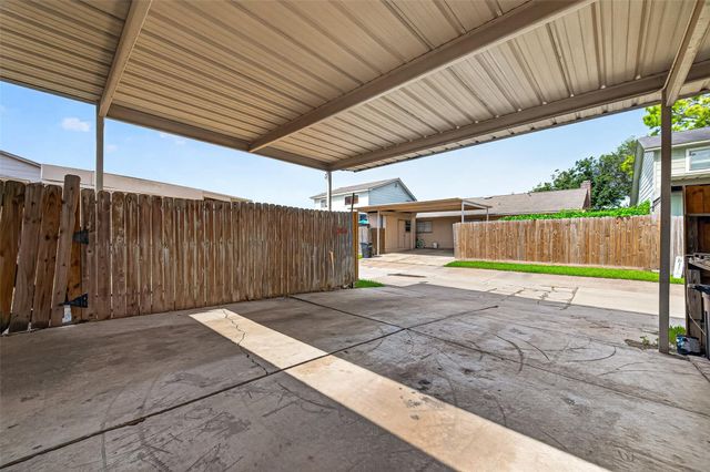 13026 Clarewood Drive, Houston, TX 77072