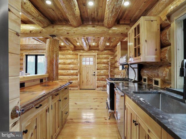 211 HIGHWOOD DR, Mc Henry, MD 21541