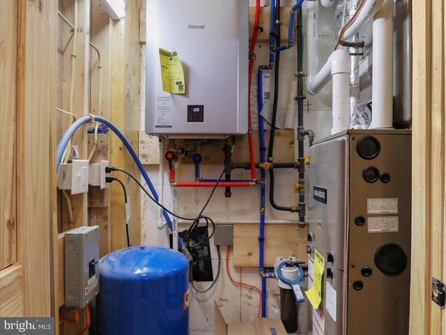 211 HIGHWOOD DR, Mc Henry, MD 21541