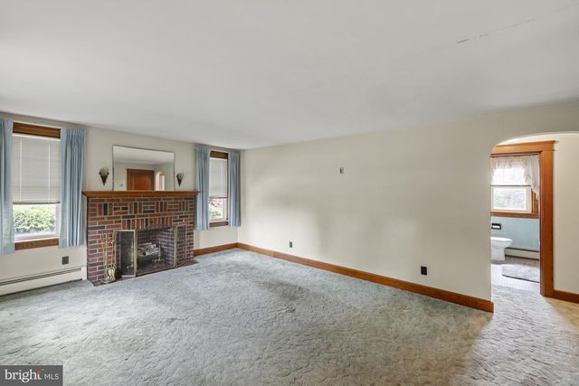 203 PARK HEIGHTS BLVD, Hanover, PA 17331