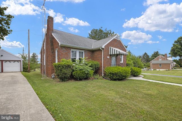 203 PARK HEIGHTS BLVD, Hanover, PA 17331