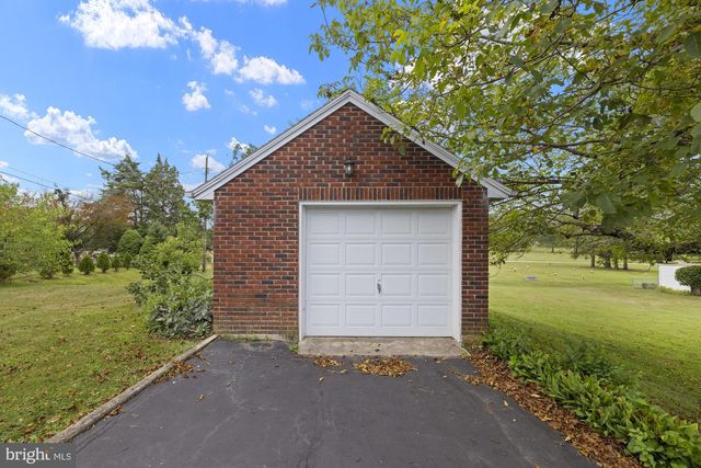 203 PARK HEIGHTS BLVD, Hanover, PA 17331