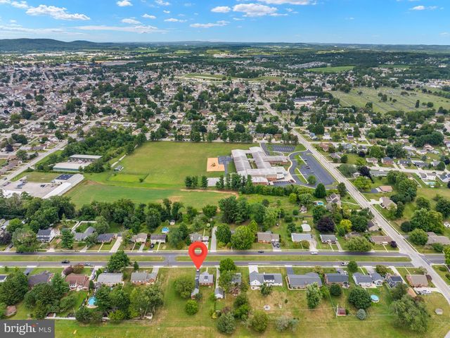 203 PARK HEIGHTS BLVD, Hanover, PA 17331