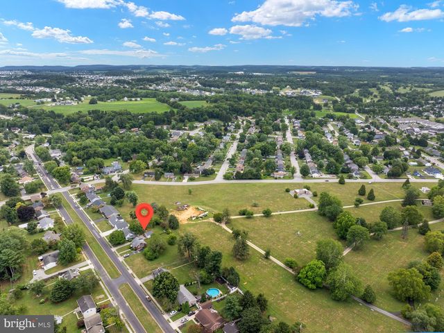 203 PARK HEIGHTS BLVD, Hanover, PA 17331