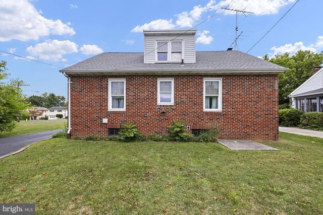 203 PARK HEIGHTS BLVD, Hanover, PA 17331