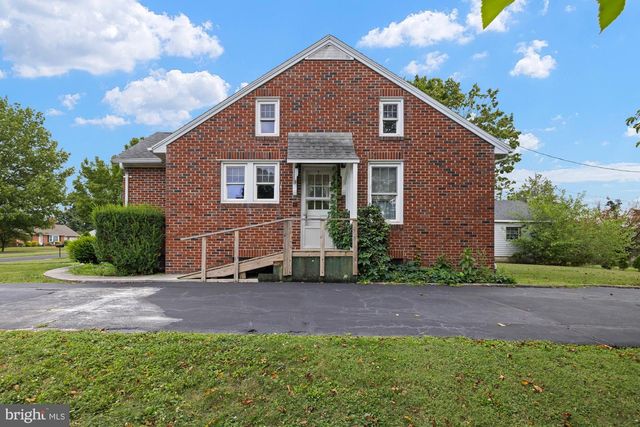 203 PARK HEIGHTS BLVD, Hanover, PA 17331