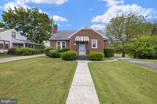 203 PARK HEIGHTS BLVD, Hanover, PA 17331