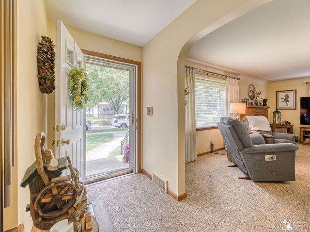 831 Wolverine Avenue, Monroe, MI 48161