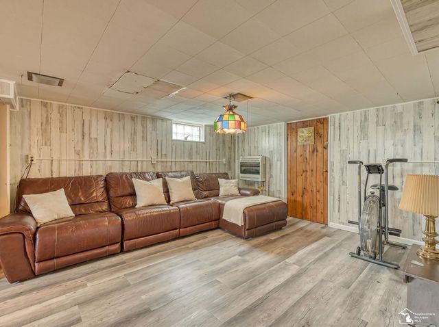 831 Wolverine Avenue, Monroe, MI 48161