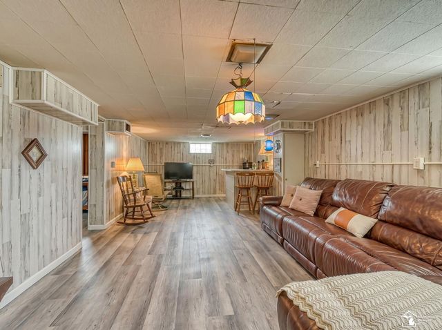 831 Wolverine Avenue, Monroe, MI 48161