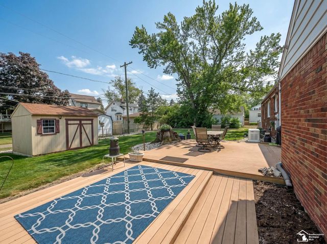 831 Wolverine Avenue, Monroe, MI 48161