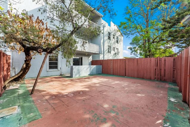 1725 W 60th Street F126, Hialeah, FL 33012