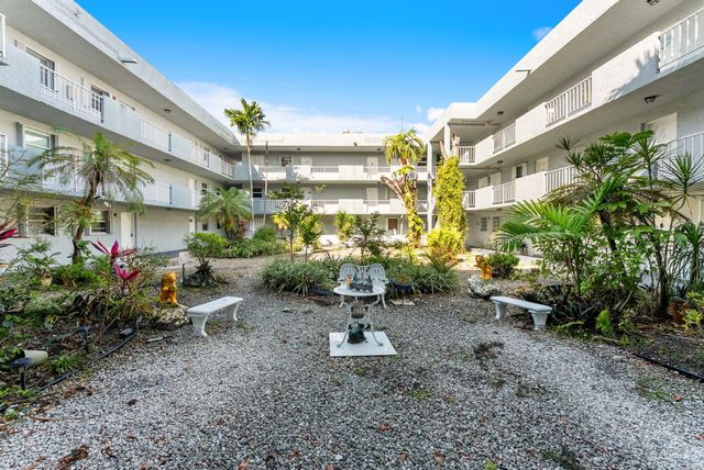 1725 W 60th Street F126, Hialeah, FL 33012