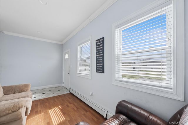 40 Scholar Lane, Commack, NY 11725