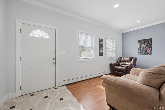 40 Scholar Lane, Commack, NY 11725