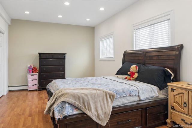 40 Scholar Lane, Commack, NY 11725