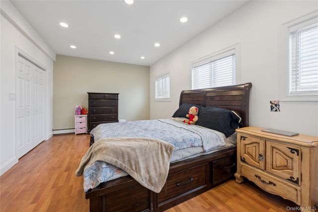 40 Scholar Lane, Commack, NY 11725