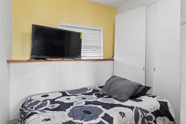 40 Scholar Lane, Commack, NY 11725